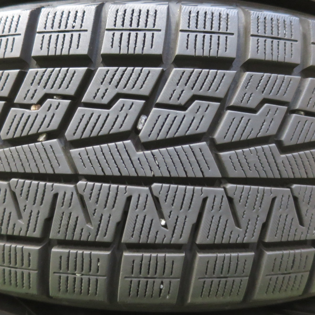 バリ溝！24年！キレイ！9.5分◎スタッドレス 205/65R16 ヨコハマ アイスガード iG70 GRASS グラス 16インチ PCD114.3/5H◎6102007イス