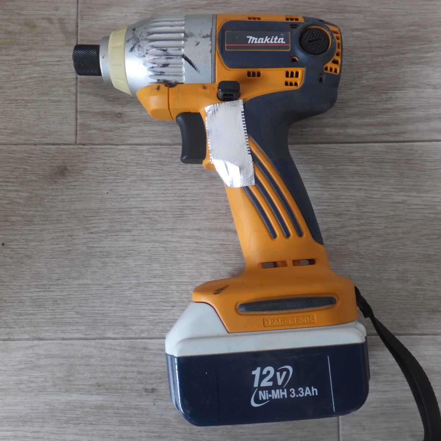 [送料無料] ★マキタ makita 充電式インパクトドライバ TD123DRJXY 12V★