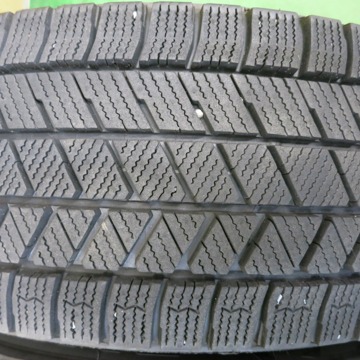 バリ溝！22年！キレイ！9.5分★ワーゲン ポロ 等 AGA Dorf 185/65R15 スタッドレス ブリヂストン ブリザック VRX3 ドルフ 15インチ PCD100/5H★6042610HAス