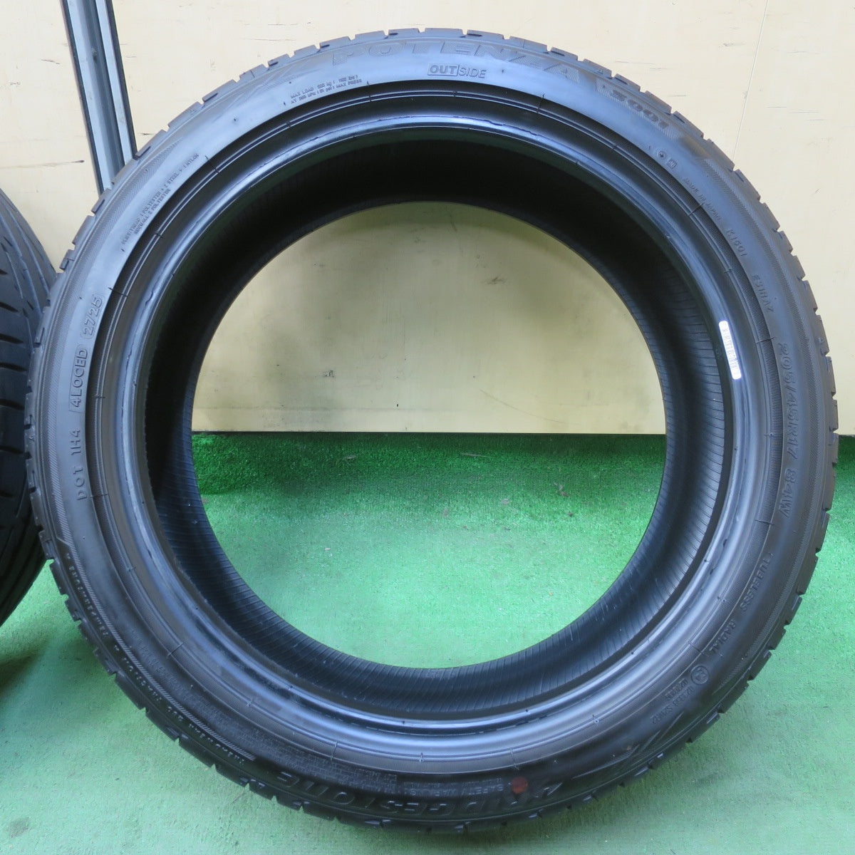 ほぼ新車外し！25年★205/45R17 ブリヂストン ポテンザ S001 タイヤ 17インチ アクア ヤリス ヴィッツ ノート ロードスター 等★6011615イノタ