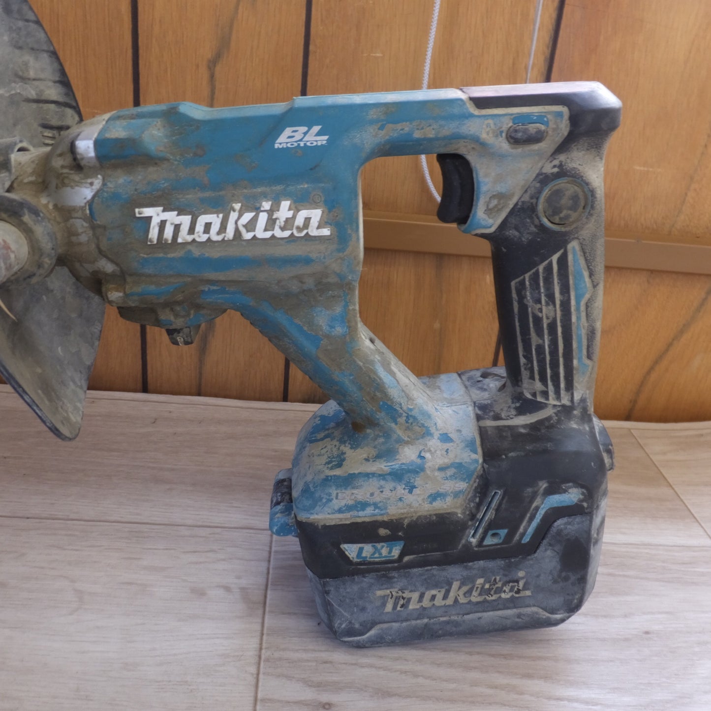 [送料無料] ★マキタ makita 充電式カクハン機 UT130D 18V 本体のみ★