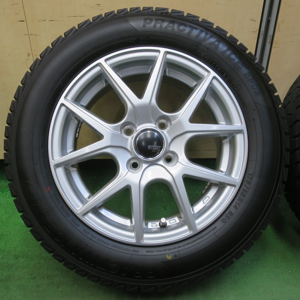バリ溝！23年！キレイ！ほぼ10分★スタッドレス 175/65R14 プラクティバ アイス BP02 ヨコハマ製 SPORT DAISY スポルト デイジー 14インチ PCD100/4H★5080603イス