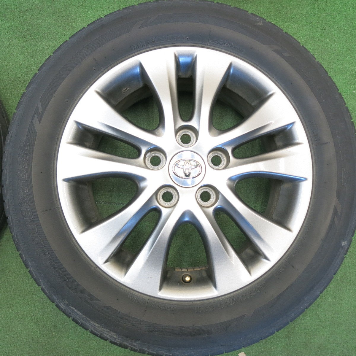 4本価格！24年★トヨタ 70系 ノア ヴォクシー 純正 205/60R16 ブリヂストン LUFT RV2 16インチ PCD114.3/5H★6053005HAノ