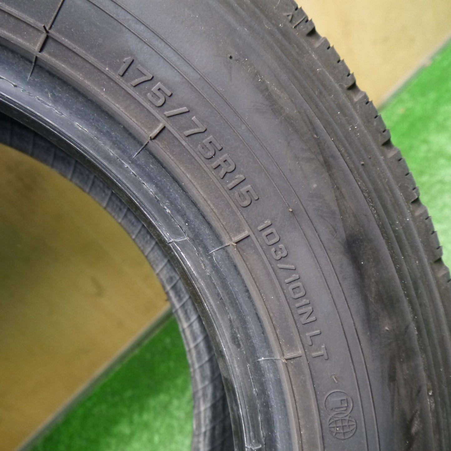 2本価格！24年★小型 トラック バス 175/75R15 103/101N ダンロップ エナセーブ SPLT 50 M タイヤ 15インチ★6032403Hノタ