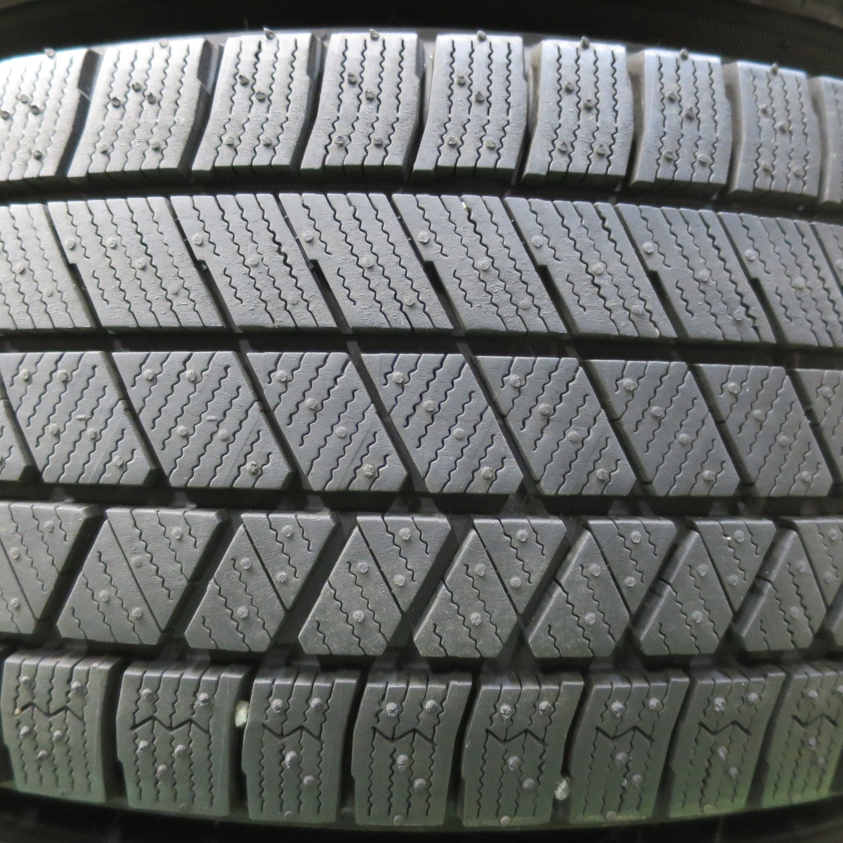 [送料無料] バリ溝！21年！キレイ！ほぼ10分★スタッドレス 205/65R16 ブリヂストン ブリザック VRX3 TOPRUN トップラン 16インチ PCD114.3/5H★5011110イス