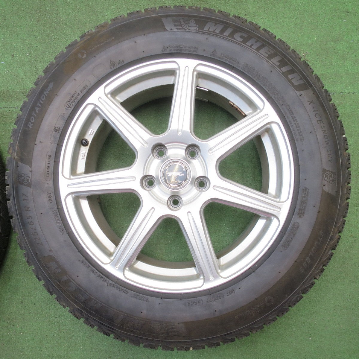 バリ溝！24年！9.5分★スタッドレス 225/65R17 ミシュラン X-ICE SNOW SUV TOPRUN R7A トップラン 17インチ PCD114.3/5H★6042202NJス
