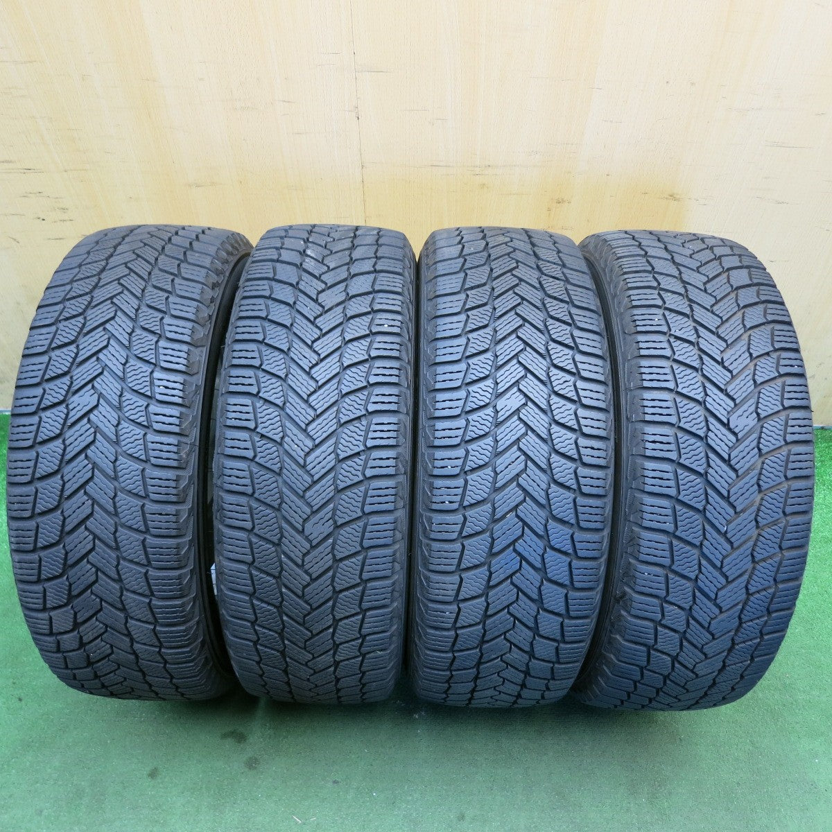 バリ溝！22年！キレイ！9分◎ワーゲン コルヴァーラ 純正 215/55R17 スタッドレス ミシュラン X-ICE SNOW 17インチ PCD112/5H◎6072301HAス