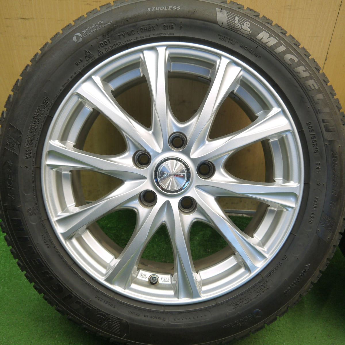 キレイ◎スタッドレス 205/55R16 ミシュラン X-ICE3+ JOKER ジョーカー 16インチ PCD114.3/5H◎6091101Hス