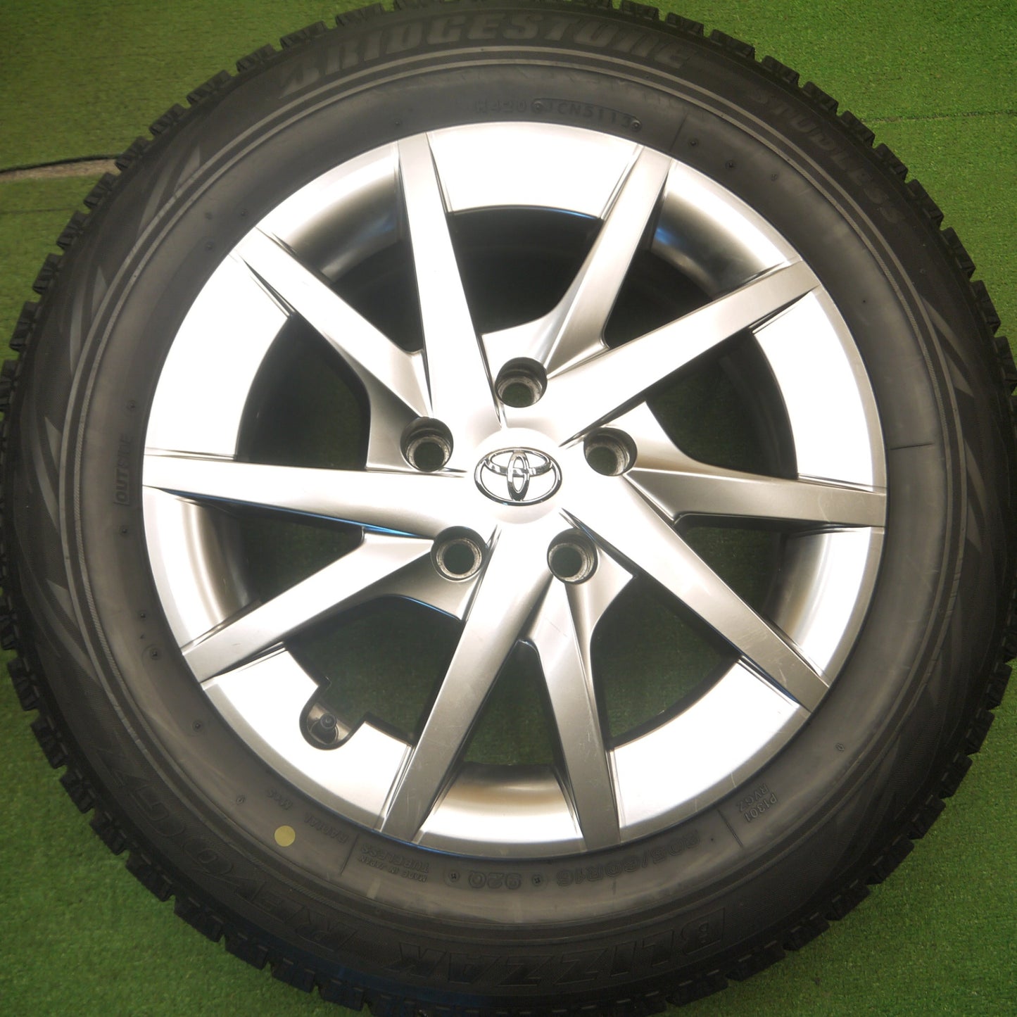 [送料無料] 4本価格★トヨタ プリウスα 純正 205/60R16 スタッドレス ブリヂストン ブリザック REVO GZ 16インチ PCD114.3/5H★5012407Hス