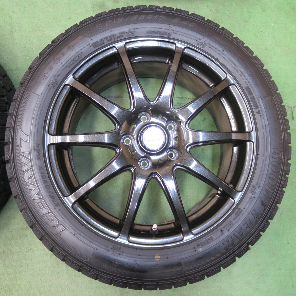バリ溝！22年！キレイ！9.5分★LOXARNY SPORT BADX 215/55R17 スタッドレス グッドイヤー アイスナビ7 ロクサーニ スポーツ 17インチ PCD114.3/5H★5122307イス