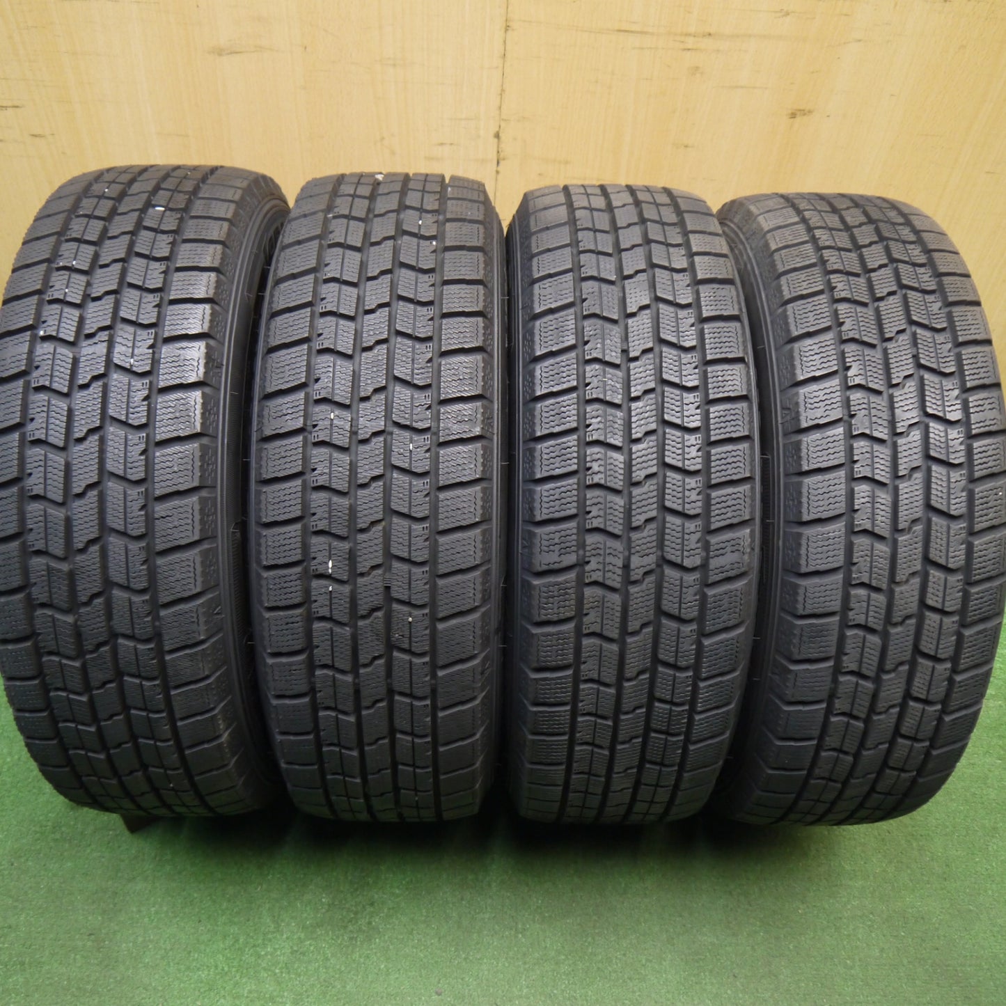 バリ溝！24年！ほぼ10分★スタッドレス 175/65R14 グッドイヤー アイスナビ7 STRANGER ストレンジャー 14インチ PCD100/4H★6013002Hス