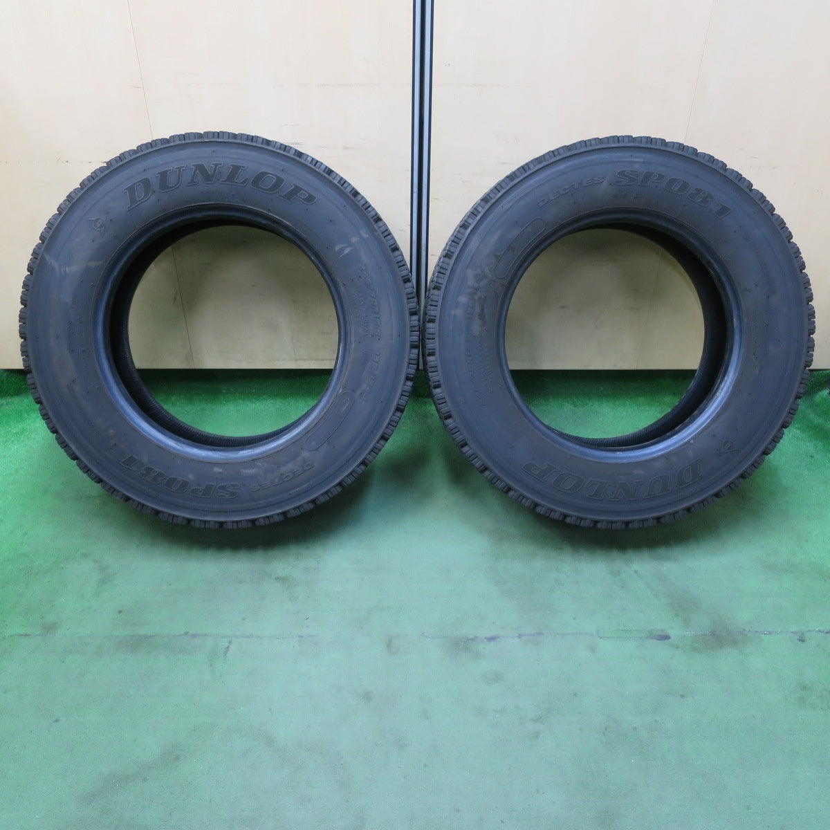 2本価格！24年★トラック タイヤ 245/70R19.5 136/134J スタッドレス ダンロップ デクテス SP081 DECTES 19.5インチ★5103116イスタ