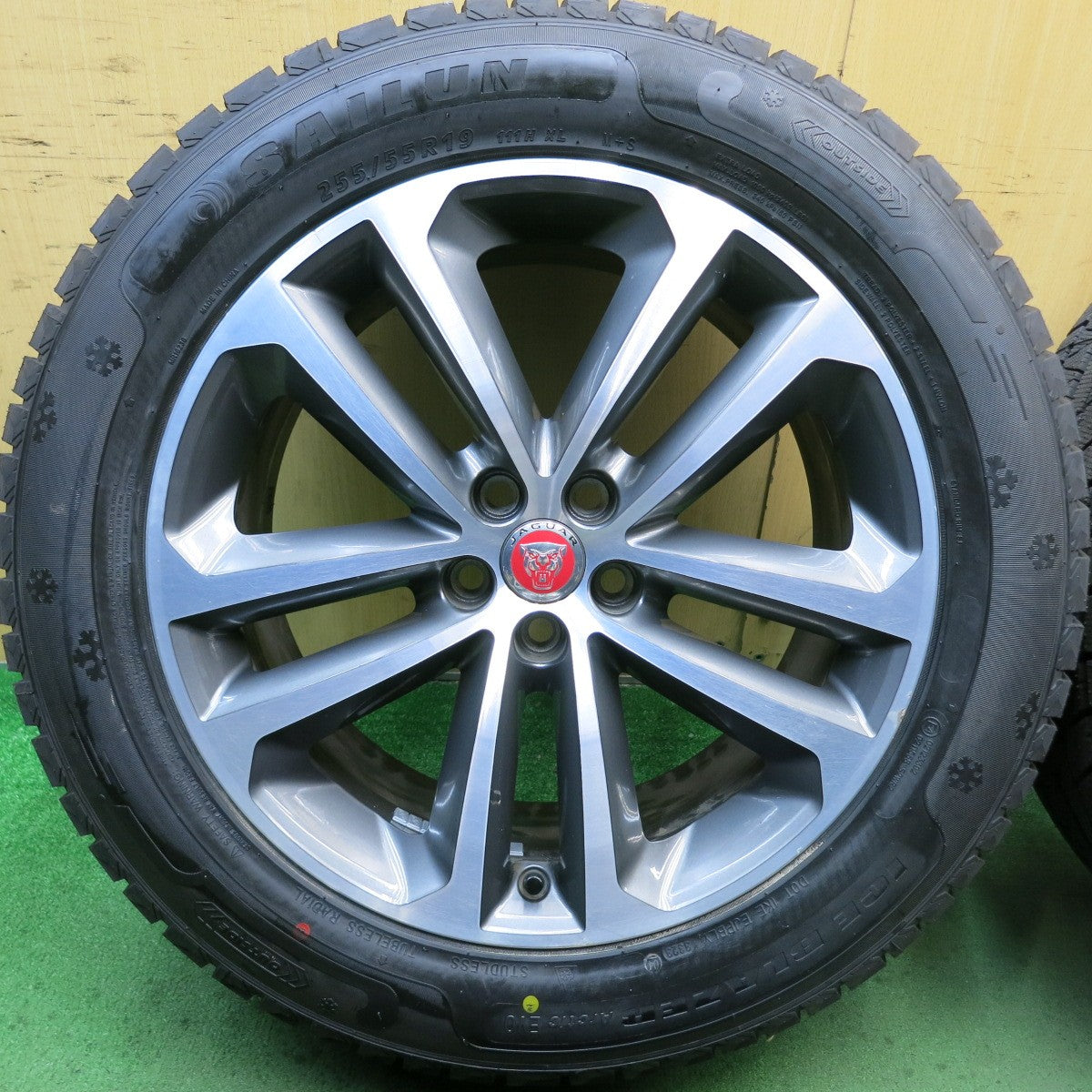 タイヤほぼ未使用！23年！キレイ★ジャガー Fペイス 純正 255/55R19 スタッドレス サイルン ICE BLAZER Arctic EVO 19インチ PCD108/5H★5080302HAス