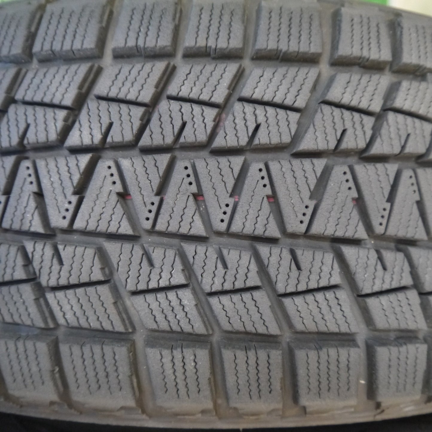 バリ溝！キレイ！9分◎スタッドレス 215/60R17 ブリヂストン ブリザック DM-V1 SPLENDOR スプレンダー 17インチ PCD114.3/5H◎6062307Hス