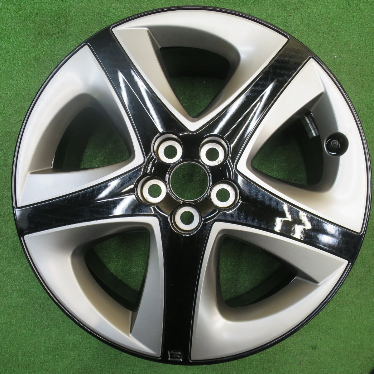 新車外し★トヨタ 50系 プリウス ツーリング 純正 ホイール 17インチ 17×7J PCD100/5H★5111604NJホ