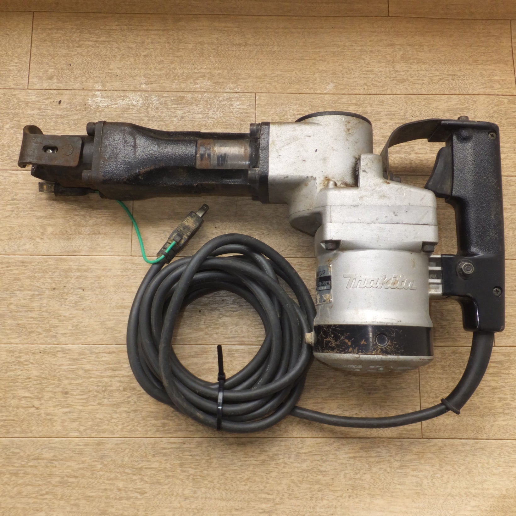 送料無料] ☆マキタ makita 電動ハンマ HM1201 100V 12A 50-60Hz 1130W