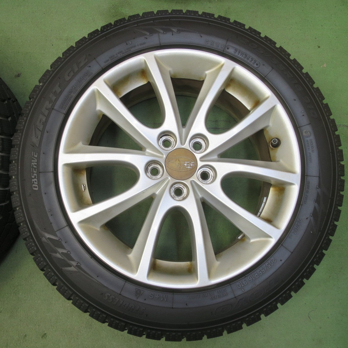 バリ溝！22年！9.5分以上◎スバル インプレッサ スポーツ 純正 205/55R16 スタッドレス トーヨー オブザーブ ガリット GIZ 16インチ PCD100/5H◎6082403イス