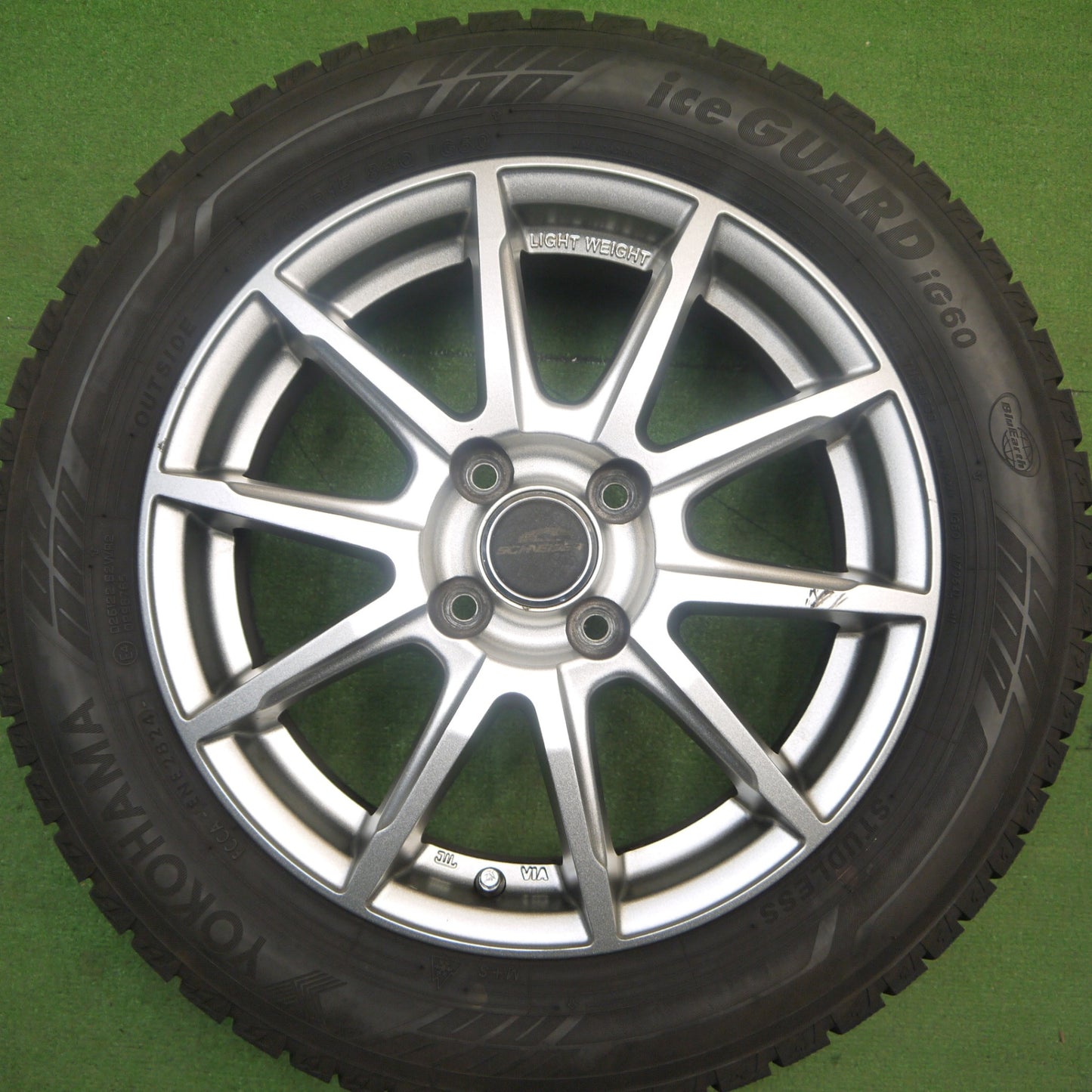 バリ溝！24年！キレイ！9.5分★スタッドレス 185/60R15 ヨコハマ アイスガード iG60 SCHNEIDER シュナイダー 15インチ PCD100/4H★6022507Hス