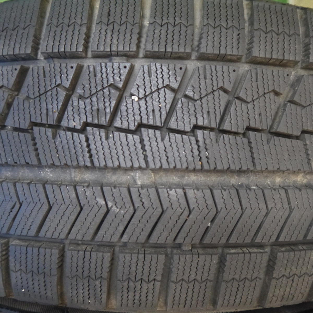 バリ溝！キレイ！9.5分以上◎スタッドレス 205/55R16 ブリヂストン ブリザック VRX ravrion RS01 ラブリオン 16インチ PCD114.3/5H◎6082505Hス