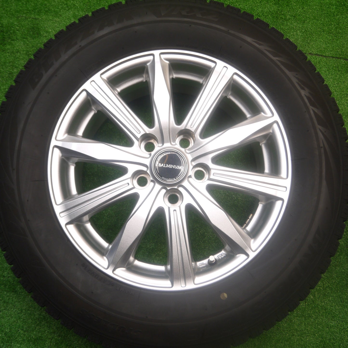 *送料無料* バリ溝！21年！キレイ！8.5分★スタッドレス 215/65R16 ブリヂストン ブリザック VRX2 BALMINUM バルミナ 16インチ PCD114.3/5H★4081905Hス