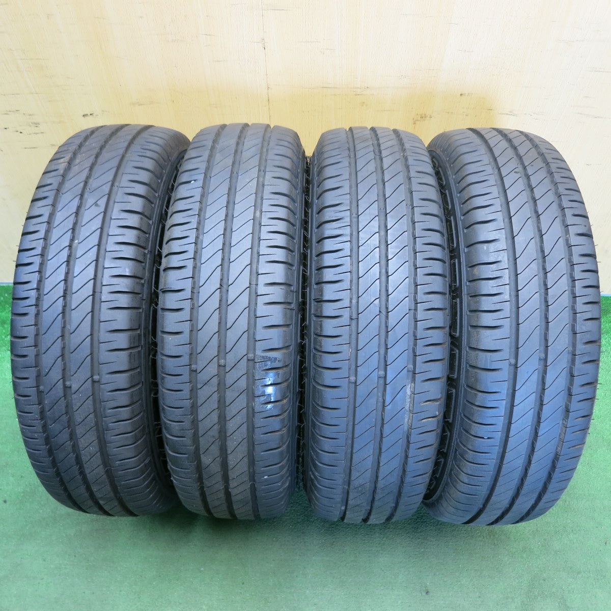 バリ溝！23年！9.5分◎日産 キャラバン 純正 スチール 195/80R15 108/106S ミシュラン AGILIS3 15インチ PCD139.7/6H◎6061805HAノ
