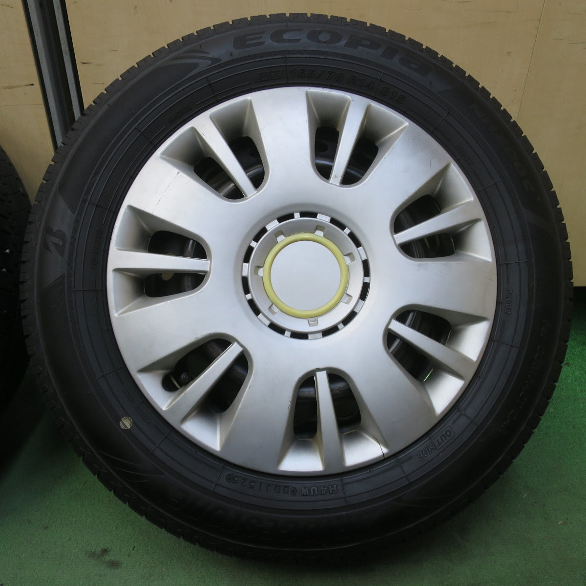 4本価格！25年◎165/70R14 ブリヂストン エコピア NH200C スチール ホイール ホイール キャップ 付き 14インチ PCD100/4H◎6081902イノ