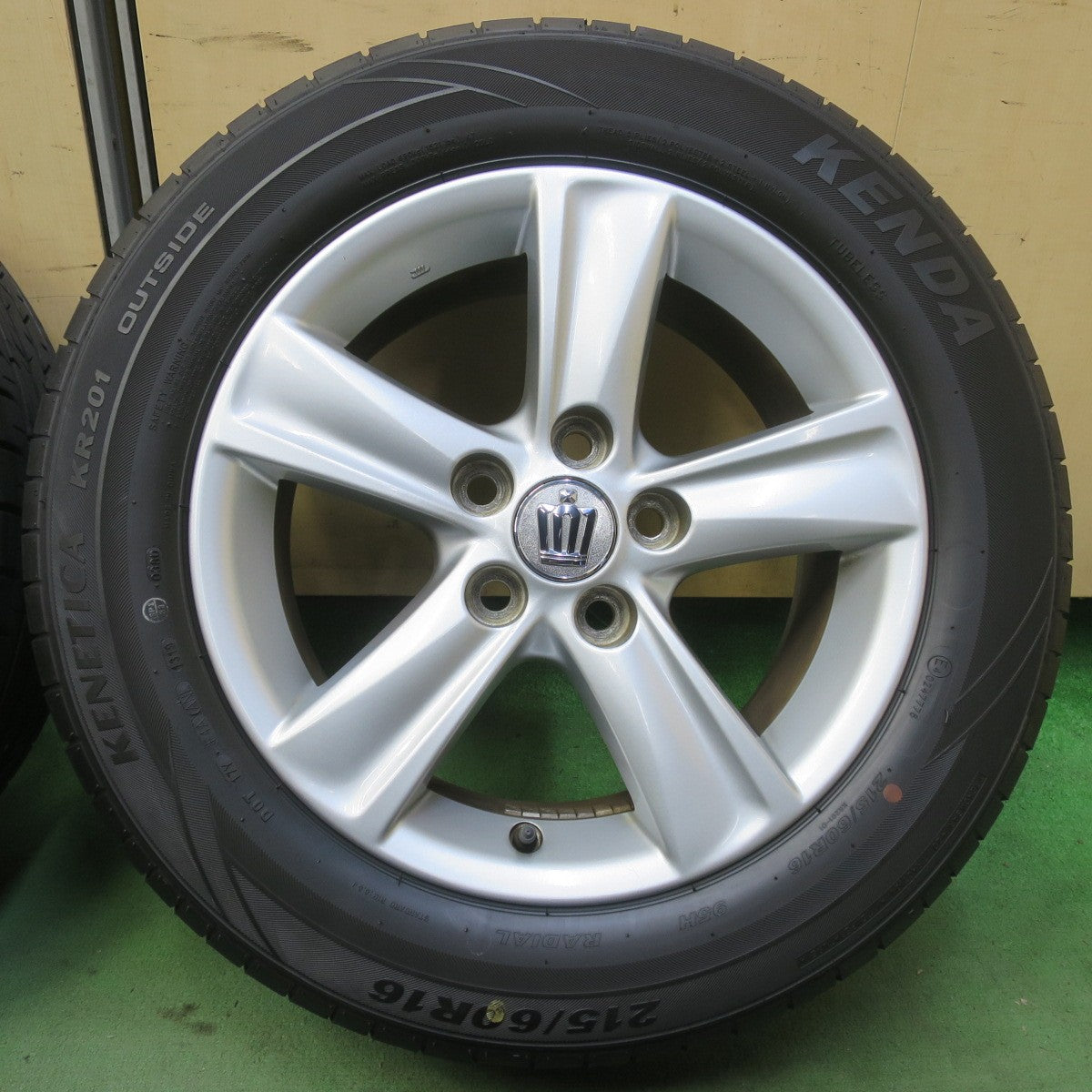 バリ溝！キレイ！9分◎トヨタ 130系 マークX 純正 215/60R16 ケンダ KENETICA KR201 16インチ PCD114.3/5H◎6081904イノ