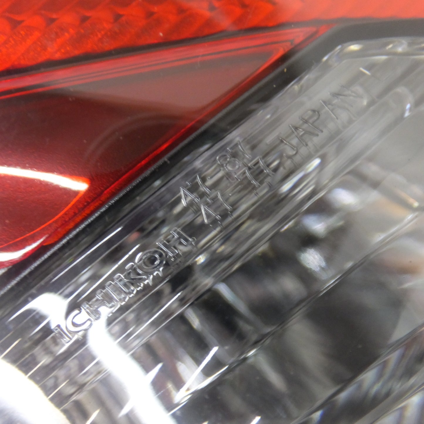 [送料無料] ★トヨタ TOYOTA 純正 プリウス 50系 テールライト ICHIKOH 47-77 47-87 左★
