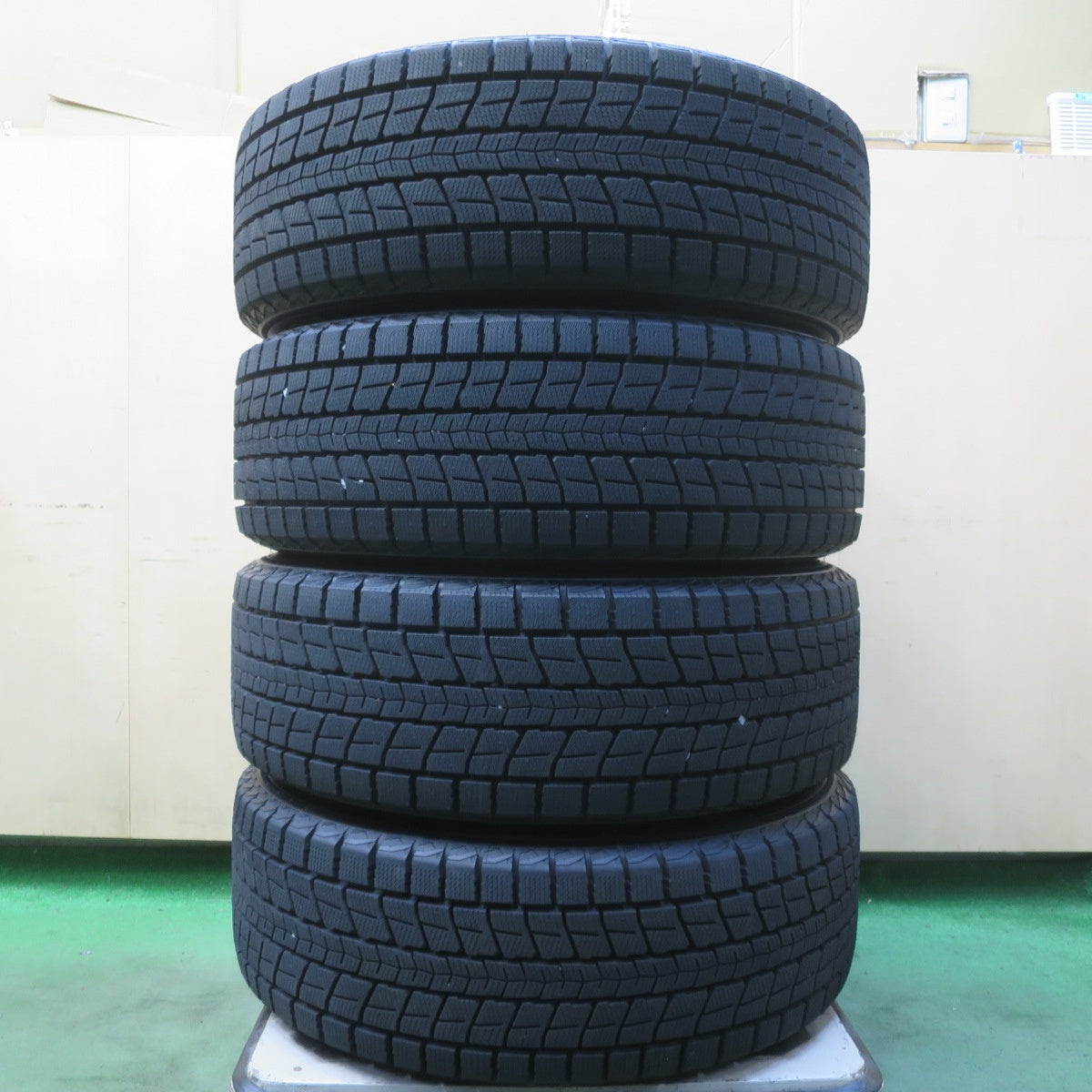 バリ溝！25年！キレイ！ほぼ10分◎スバル GUE クロストレック 純正 225/55R18 スタッドレス ダンロップ ウインターマックス SJ8 SJ8+ 18インチ PCD114.3/5H◎6090407イス
