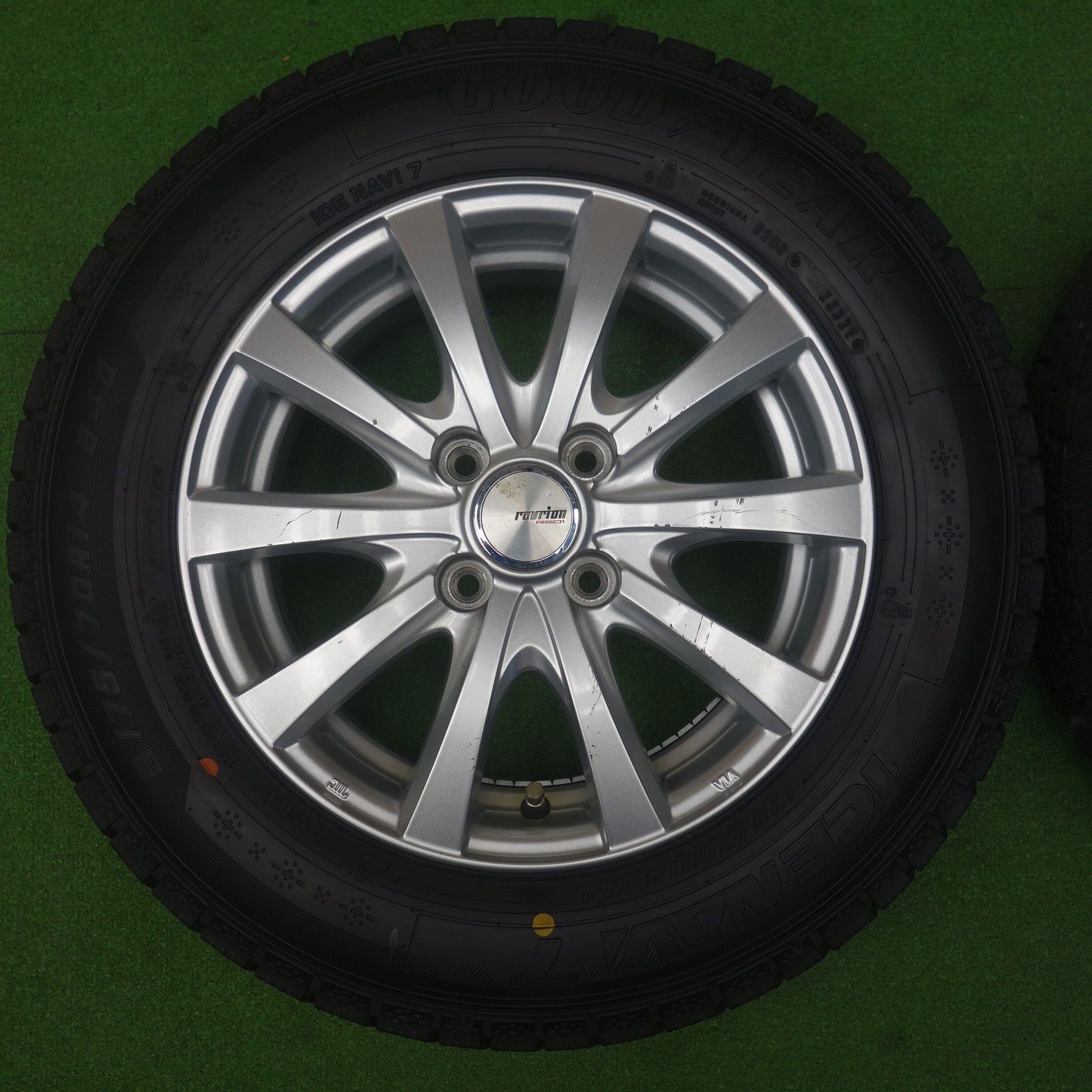 バリ溝！ほぼ10分★スタッドレス 175/70R14 グッドイヤー アイスナビ7 ravrion RS01 ラブリオン 14インチ PCD100/4H★6032702KTス