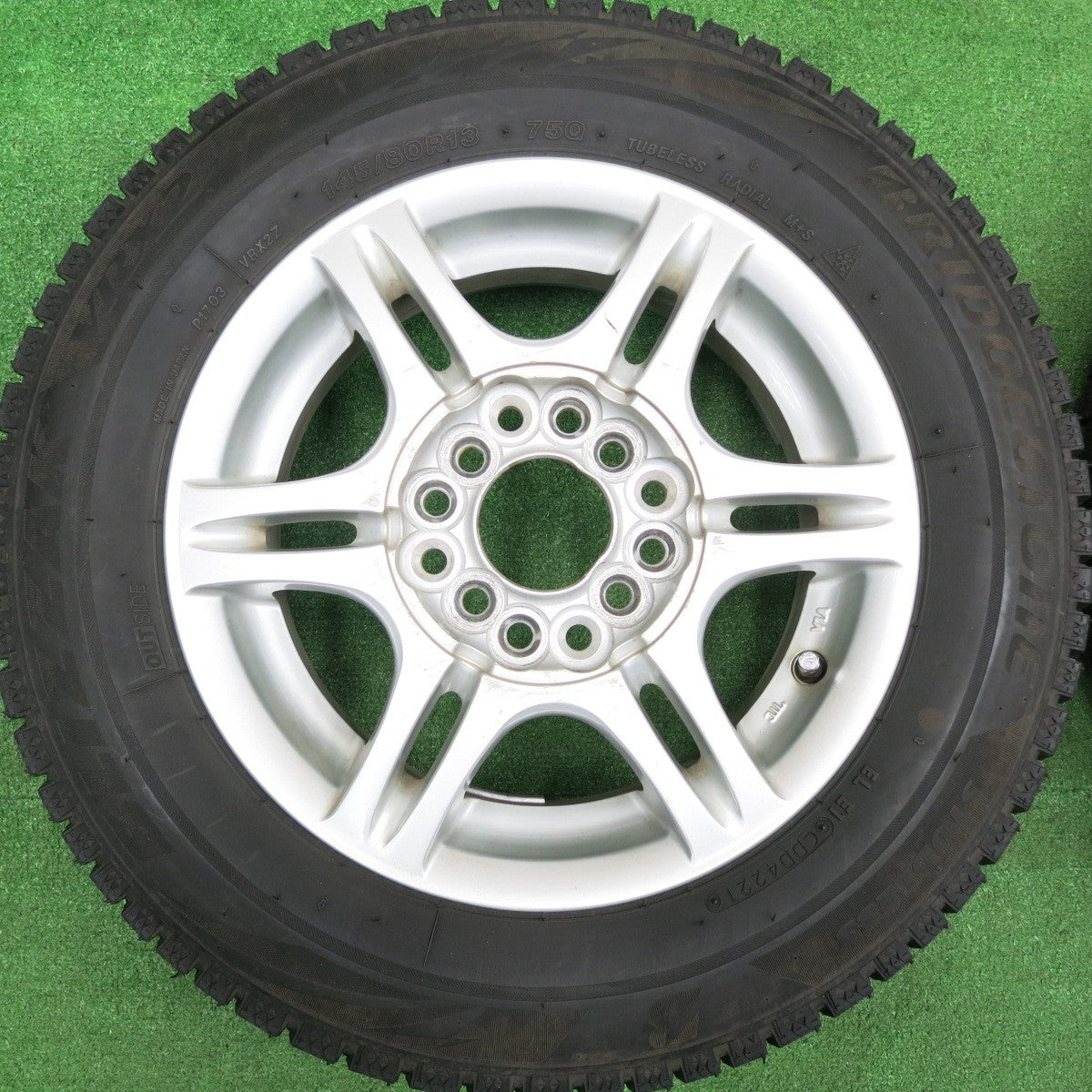 [送料無料] バリ溝！21年！9.5分★スタッドレス 145/80R13 ブリヂストン ブリザック VRX2 社外 アルミ 13インチ PCD100 110 114.3/4H マルチ★4112904HAス