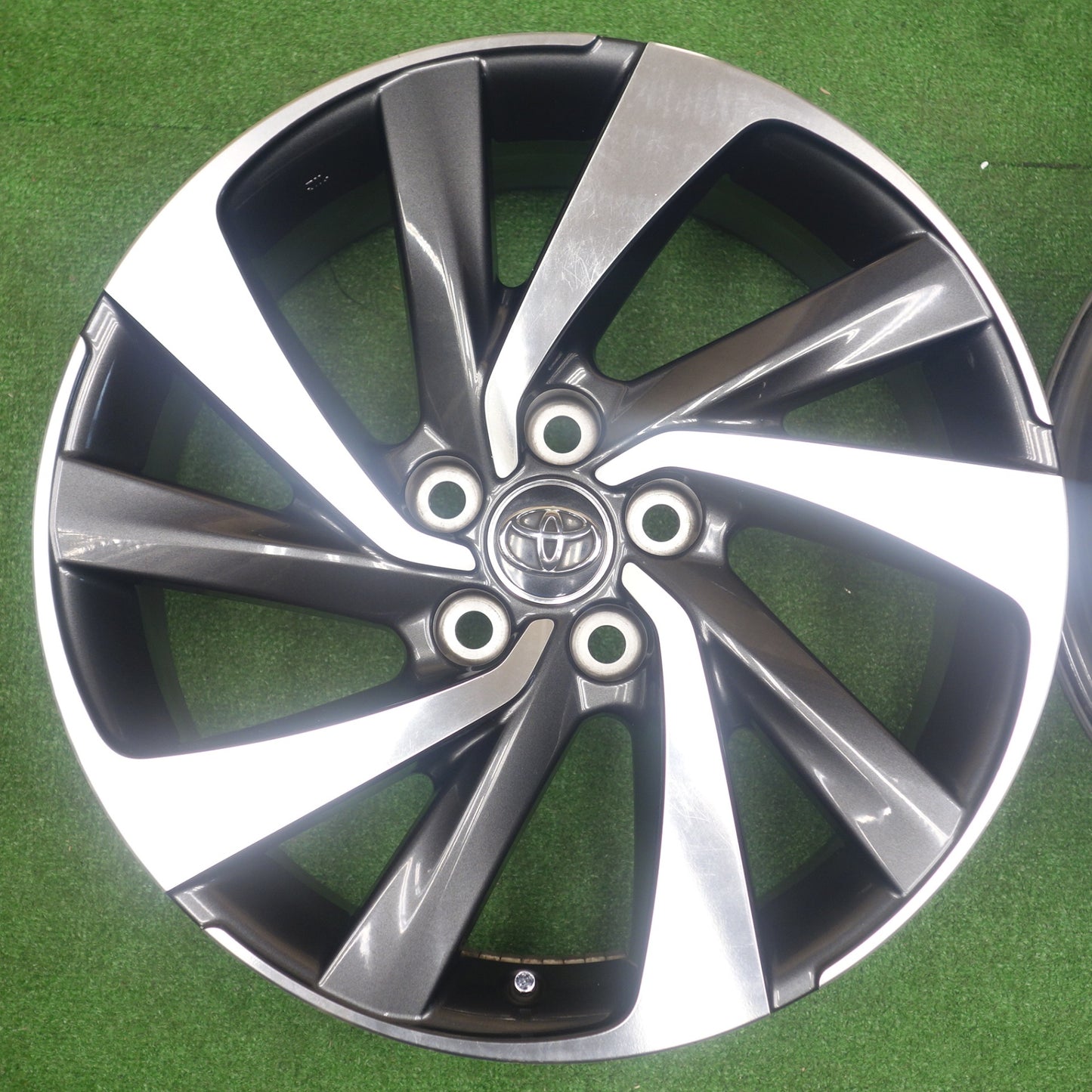 4本価格★トヨタ 60系 ハリアー ターボ 純正 ホイール 18インチ 18×7.5J PCD114.3/5H★6012901KTホ