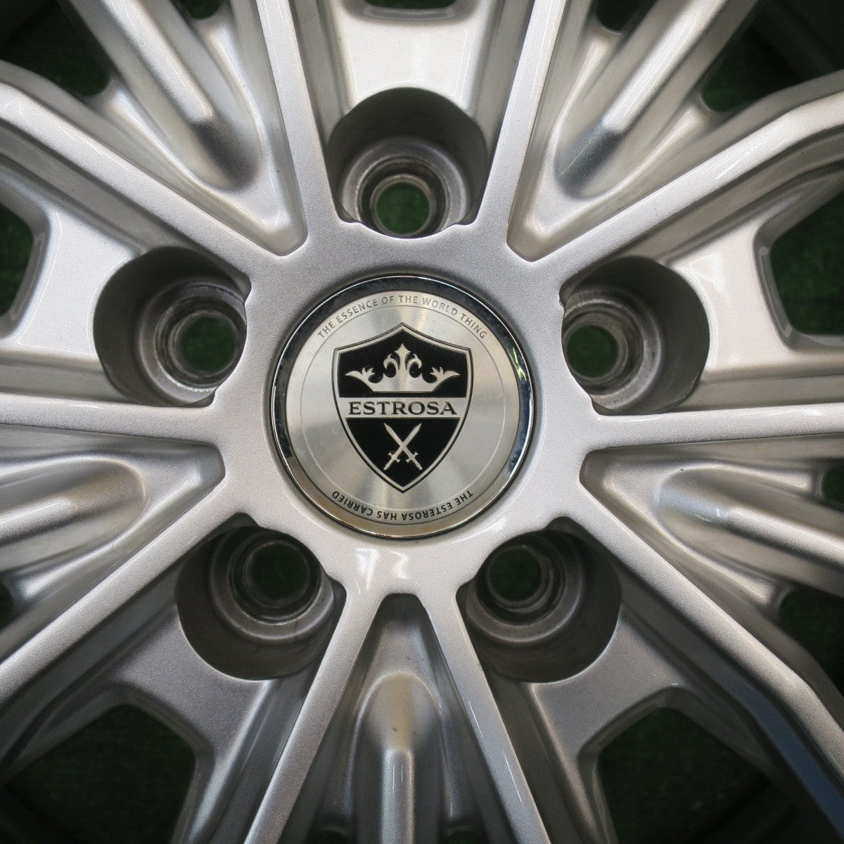 未使用！24年！キレイ★ライズ ロッキー 等 195/65R16 スタッドレス ヨコハマ アイスガード iG60 ESTROSA エステローザ 16インチ PCD100/5H★5110601NJス