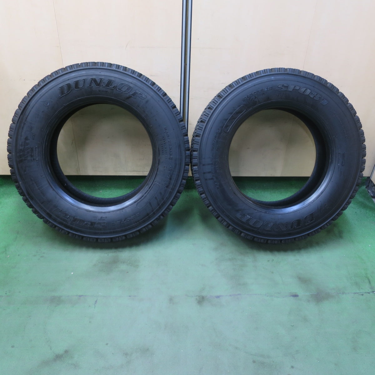 バリ溝！25年！9.5分！2本★トラック タイヤ 245/70R19.5 136/134J スタッドレス ダンロップ デクテス SP081 DECTES 19.5インチ★6041301イスタ