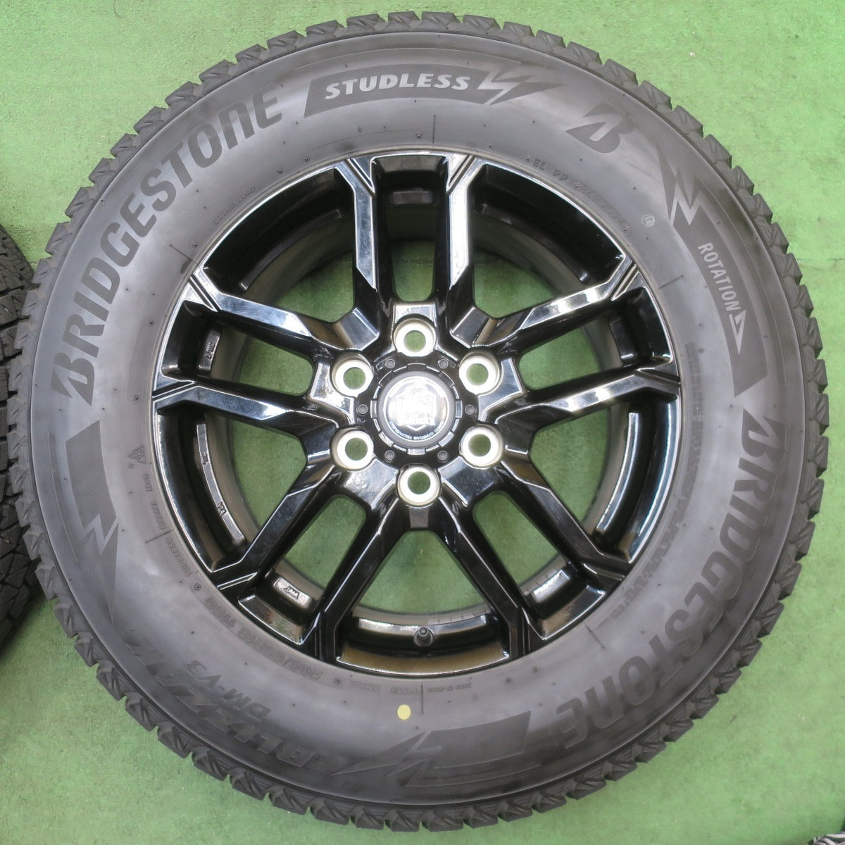 バリ溝！24年！9.5分★スタッドレス 265/65R18 ブリヂストン ブリザック DM-V3 BAREROCK BISON KOSEI ベアロック バイソン 18インチ PCD139.7/6H★6051906NJス