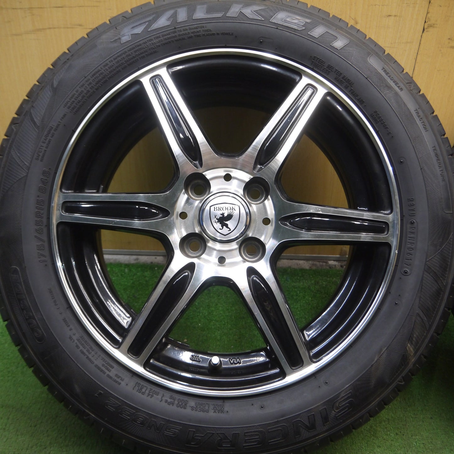 *送料無料* バリ溝！8.5分★175/65R15 ファルケン シンセラ SN832 BROOK ブルック 15インチ PCD100/4H★4040520Hノ