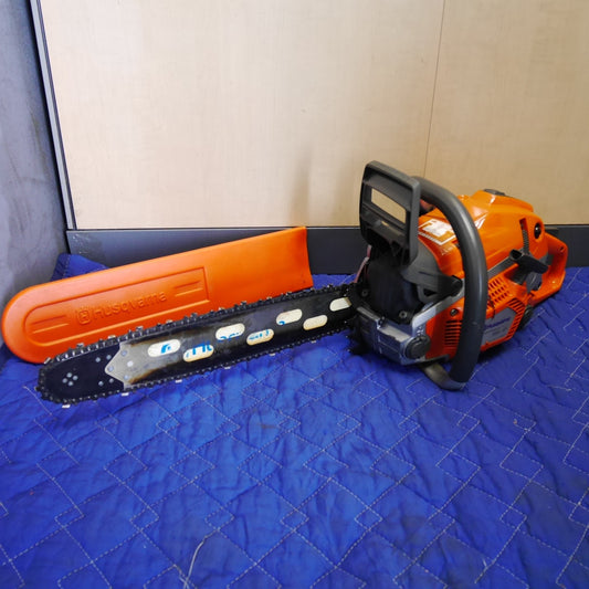 [送料無料] キレイ☆Husqvarna ハスクバーナ エンジン チェーンソー 560XP チェンソー 切断機 ガイドバー 約44cm②☆