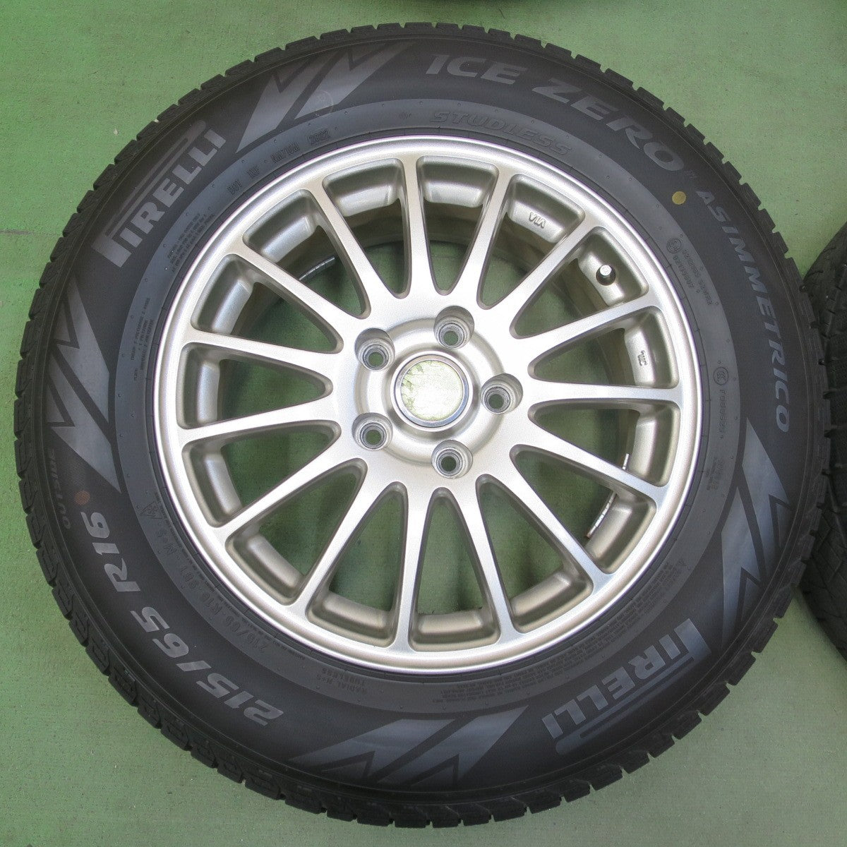 キレイ！22年◎スタッドレス 215/65R16 ピレリ アイスゼロ アシンメトリコ ECO FORME エコフォルム 16インチ PCD114.3/5H◎6080502IMス