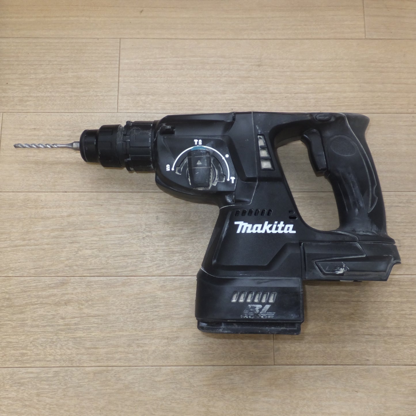 [送料無料] ★マキタ makita 24mm 充電式ハンマドリル HR244DZKB　バッテリ BL1860B 2個　充電器 DC18RC T　セット★