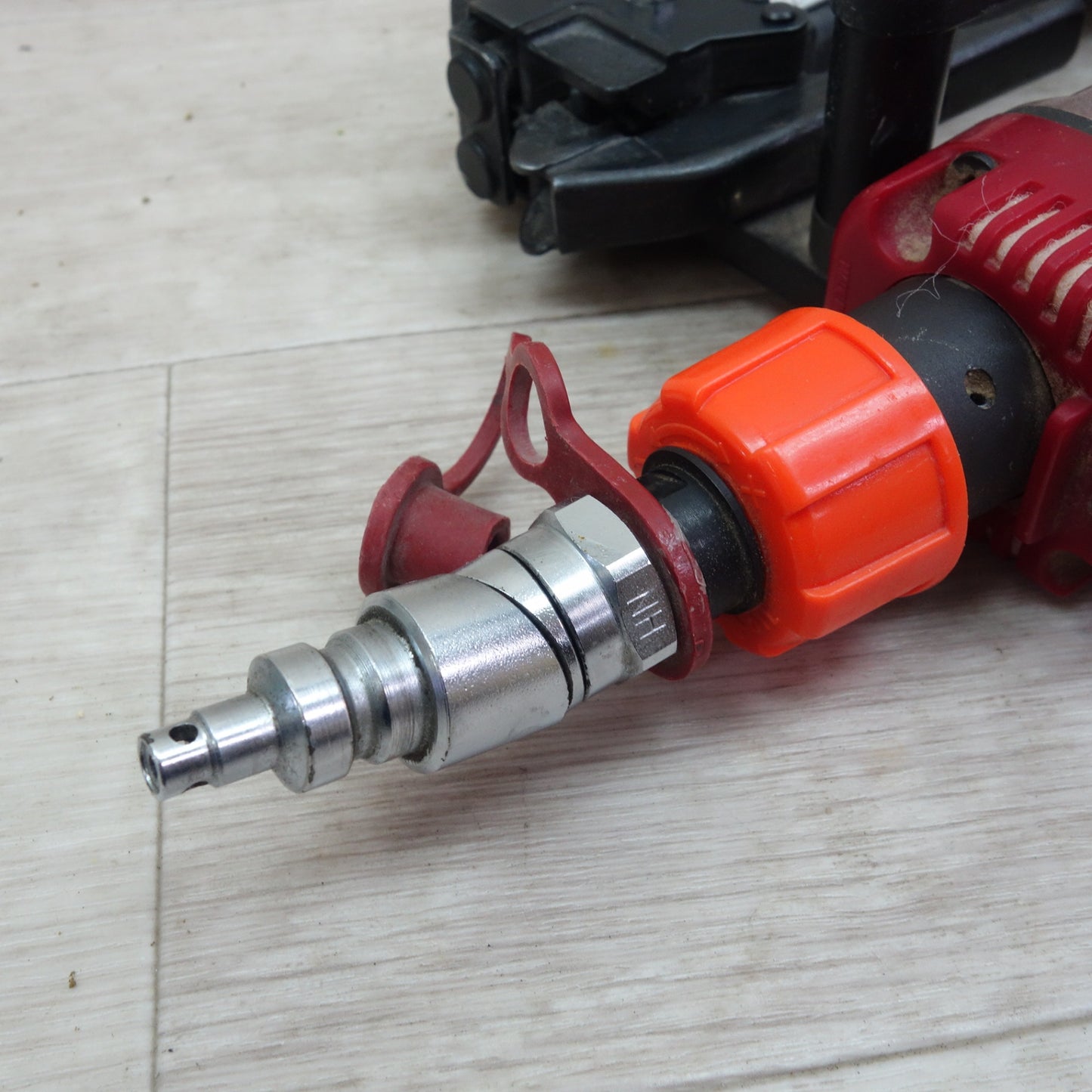 [送料無料] ☆マックス 4mm 高圧 ステープル用 エア ネイラ HA-R25/425J 釘打ち機 MAX エア 工具☆
