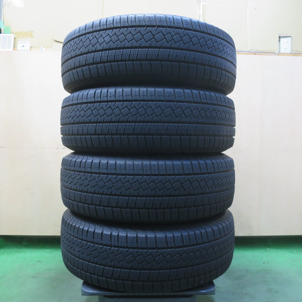 バリ溝！22年！キレイ！9分◎トヨタ 80系 ハリアー Gグレード 純正 225/60R18 スタッドレス ピレリ アイスゼロ アシンメトリコ 18インチ PCD114.3/5H◎6091502IMス