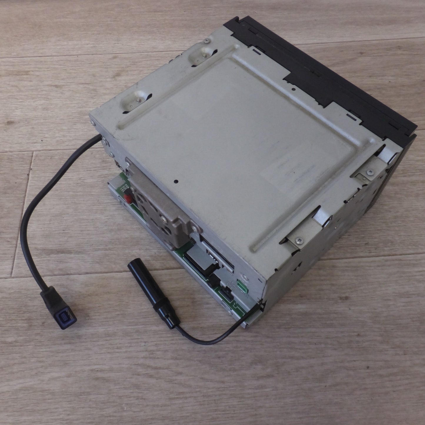 [送料無料] ★カロッツェリア carrozzeria AV一体型HDDナビゲーション サイバーナビ AVIC-ZH0007★