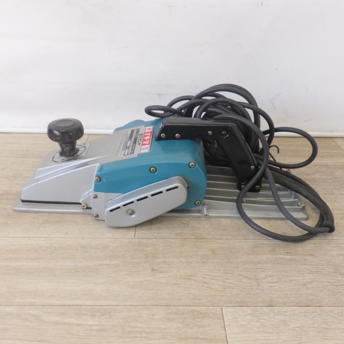 キレイ★マキタ makita 電気カンナ 1806B　有効切削幅 170mm　100V 12.5A 50-60Hz 1200W 15000/min.★