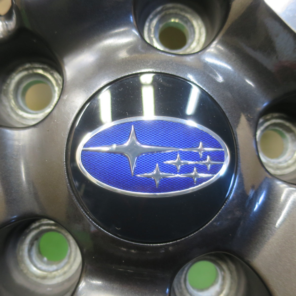 バリ溝！8.5分★スバル レヴォーグ 純正 225/45R18 スタッドレス ダンロップ ウインターマックス WM01 18インチ PCD114.3/5H★5111504イス