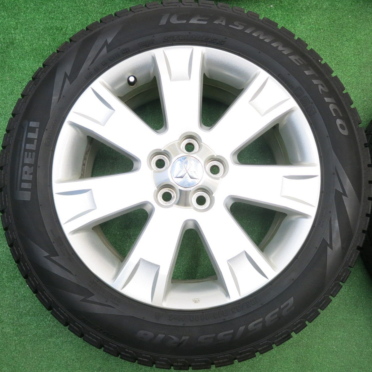 バリ溝！21年！9.5分★三菱 デリカ D:5 純正 235/55R18 スタッドレス ピレリ アイスアシンメトリコ 18インチ D5 PCD114.3/5H★5103001HAス