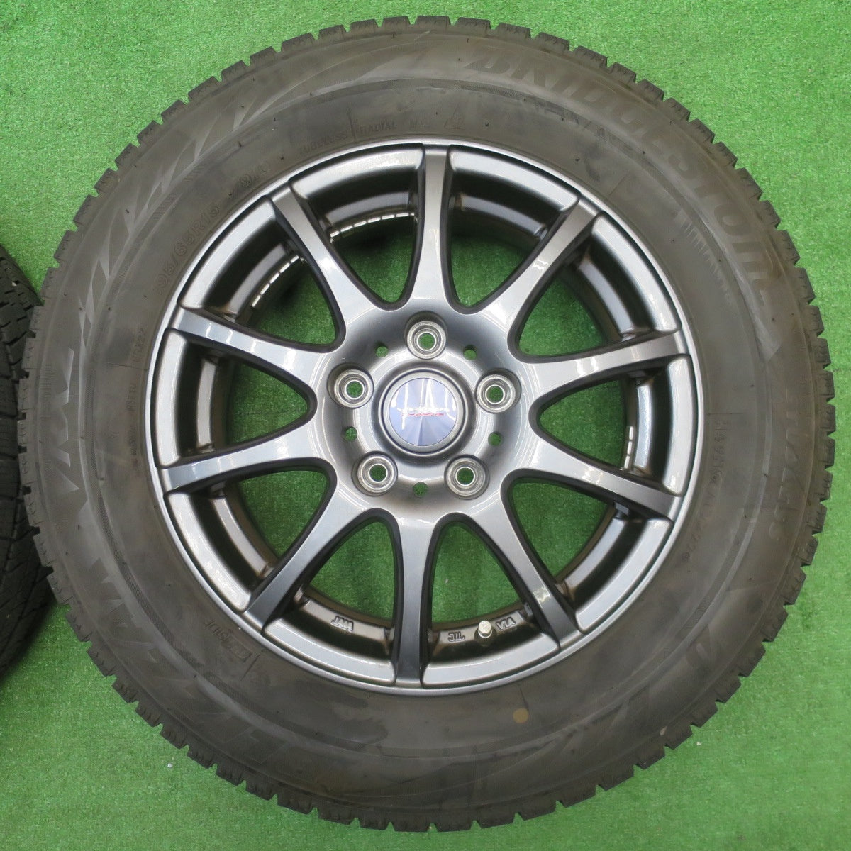 バリ溝！22年！8.5分★スタッドレス 195/65R15 ブリヂストン ブリザック VRX2 VELVA CHARGE ヴェルヴァ チャージ 15インチ PCD114.3/5H★5111005NJス