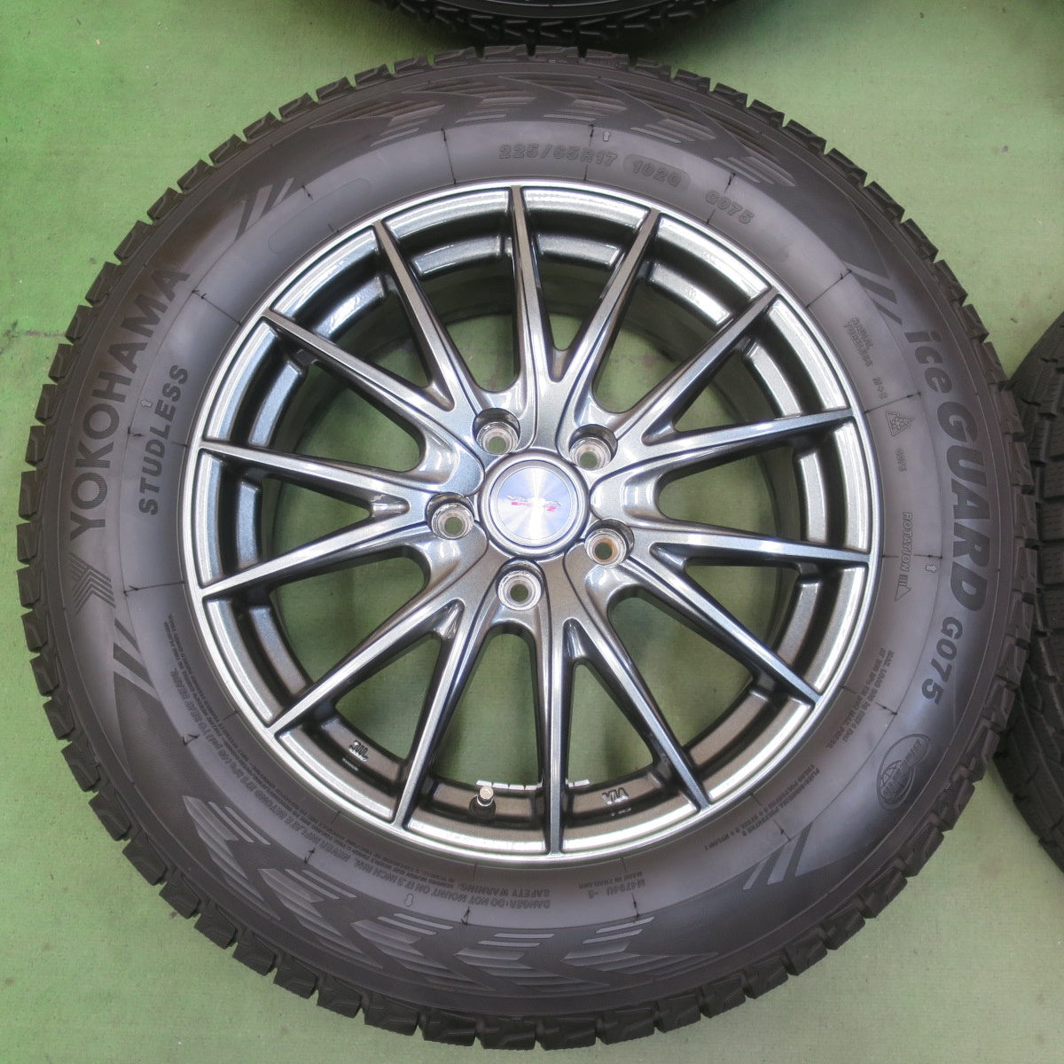 バリ溝！キレイ！9分◎スタッドレス 225/65R17 ヨコハマ アイスガード G075 VELVA SPORTZ ヴェルヴァ 17インチ PCD114.3/5H◎6100703イス