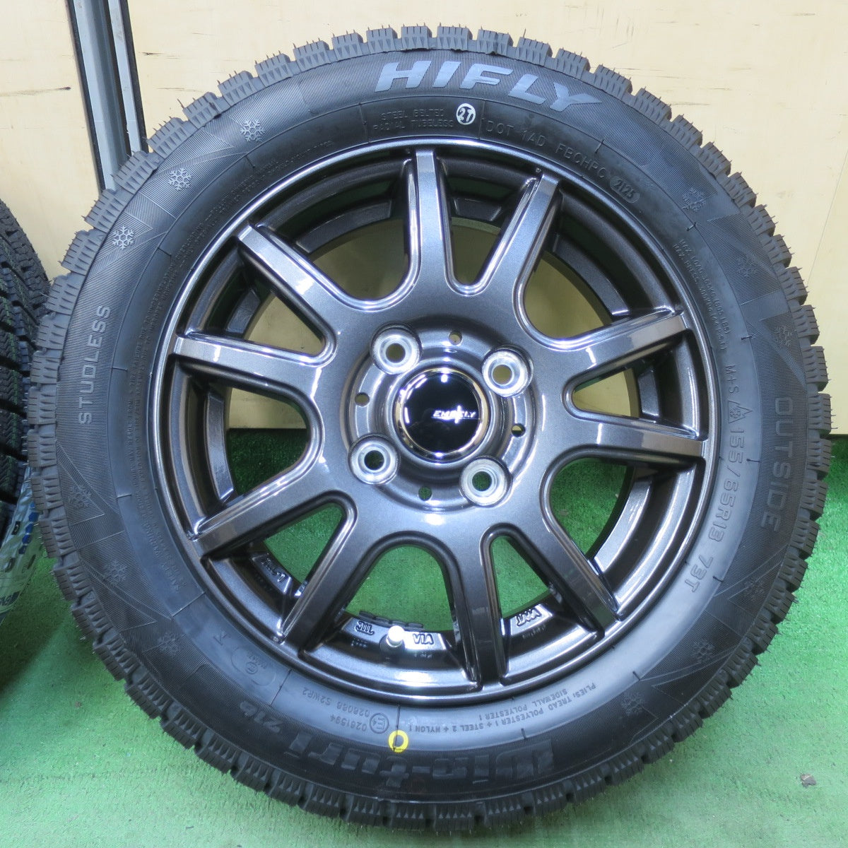 未使用！25年★スタッドレス 155/65R13 ハイフライ Win-turi 216 EMBELY 社外 アルミ 13インチ PCD100/4H★5123107イス