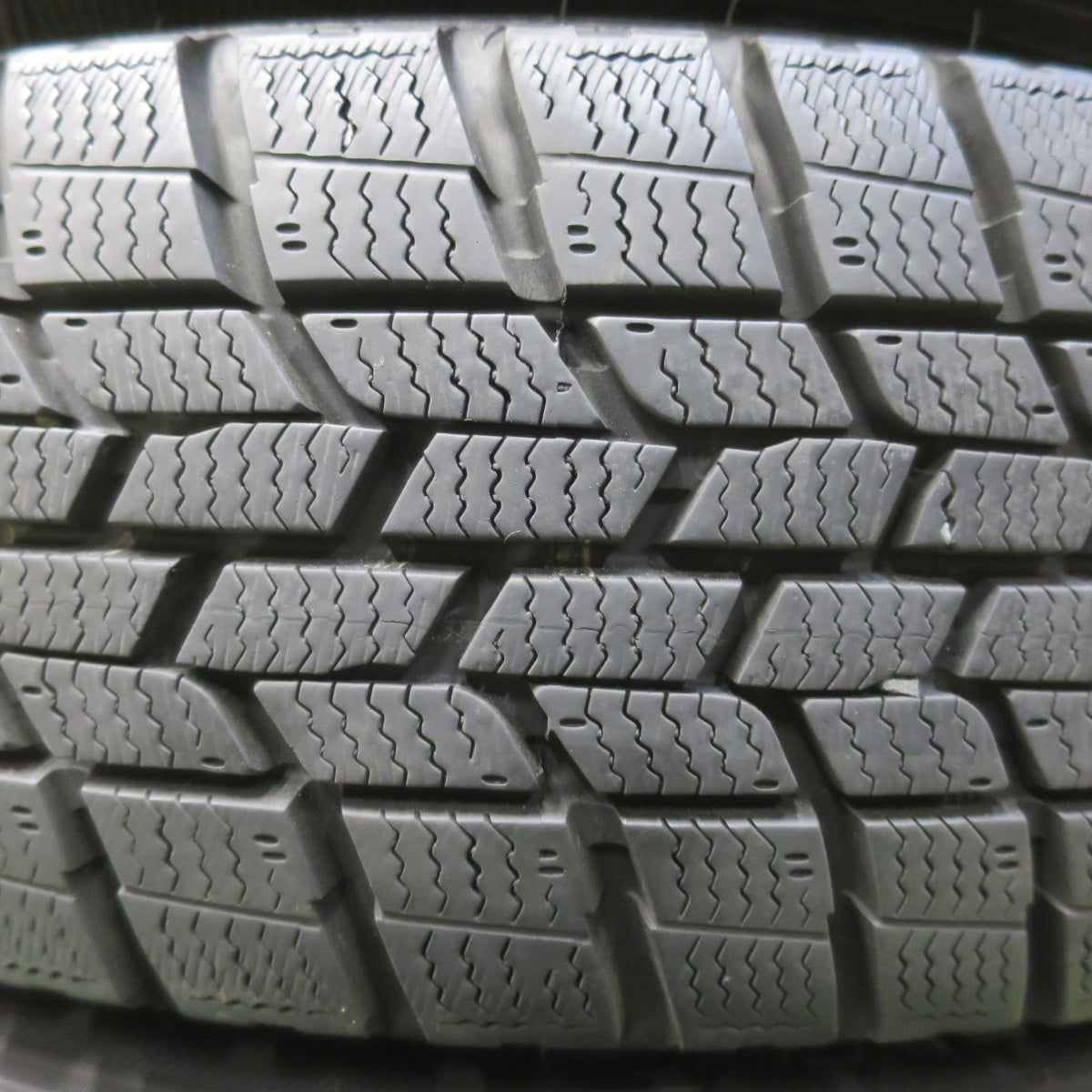 バリ溝！9.5分以上◎スタッドレス 165/65R14 グッドイヤー アイスナビ6 ravrion RS01 ラブリオン 14インチ PCD100/4H◎6100910イス