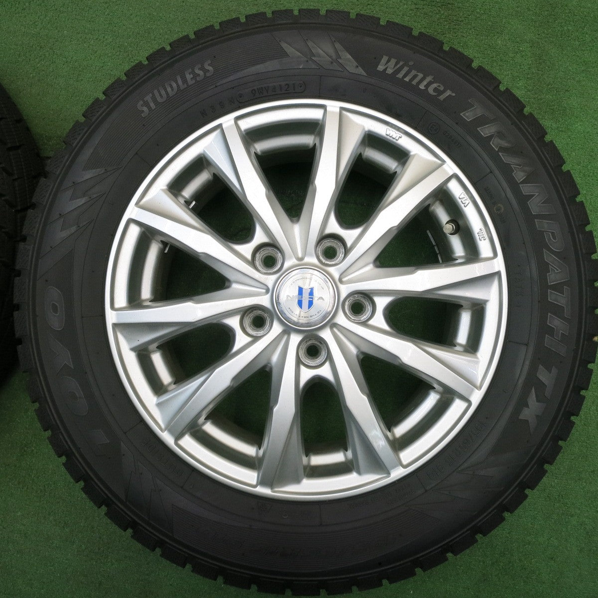 バリ溝！21年！キレイ！9.5分以上★スタッドレス 195/65R15 トーヨー ウインター トランパス TX NEXTA ネクスタ 15インチ PCD114.3/5H★5050406NJス